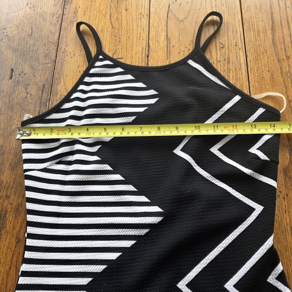 Chic Spaghetti Strap Black and White Geometric Dress - Picture 5 of 9